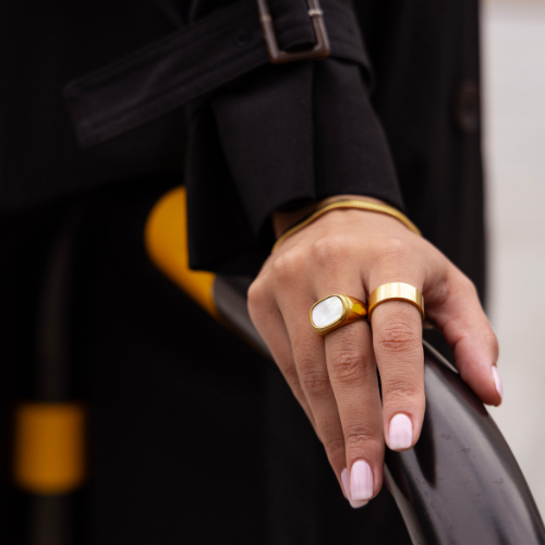 Selena Pearl Signet Ring